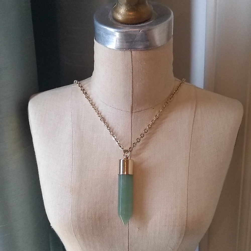 Talbots Pendant Gemstone Necklace in Gold Tone Setting